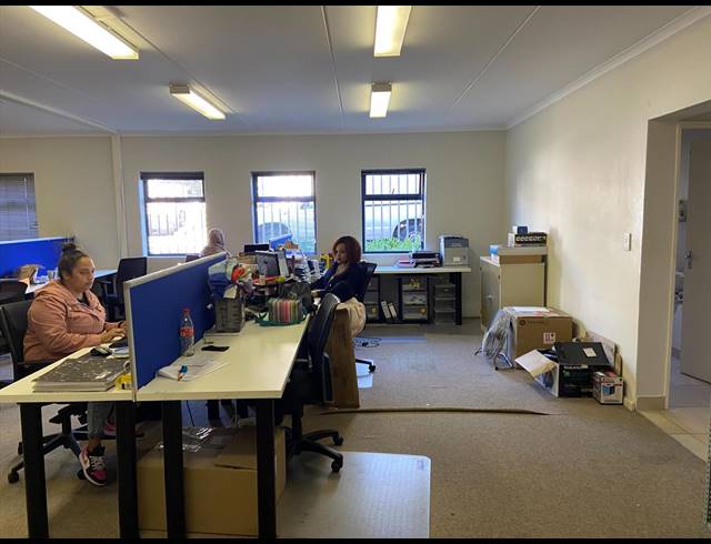 128M² OFFICE FOR SALE IN WESTLAKE